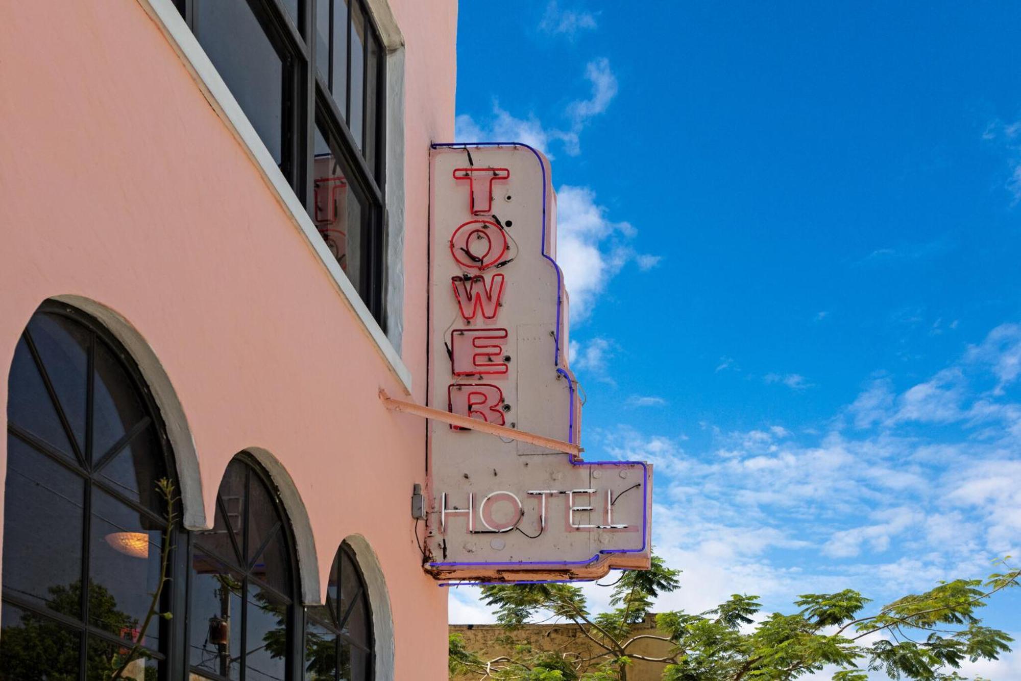 Roami At Tower Hotel - Calle Ocho Miami Exteriör bild