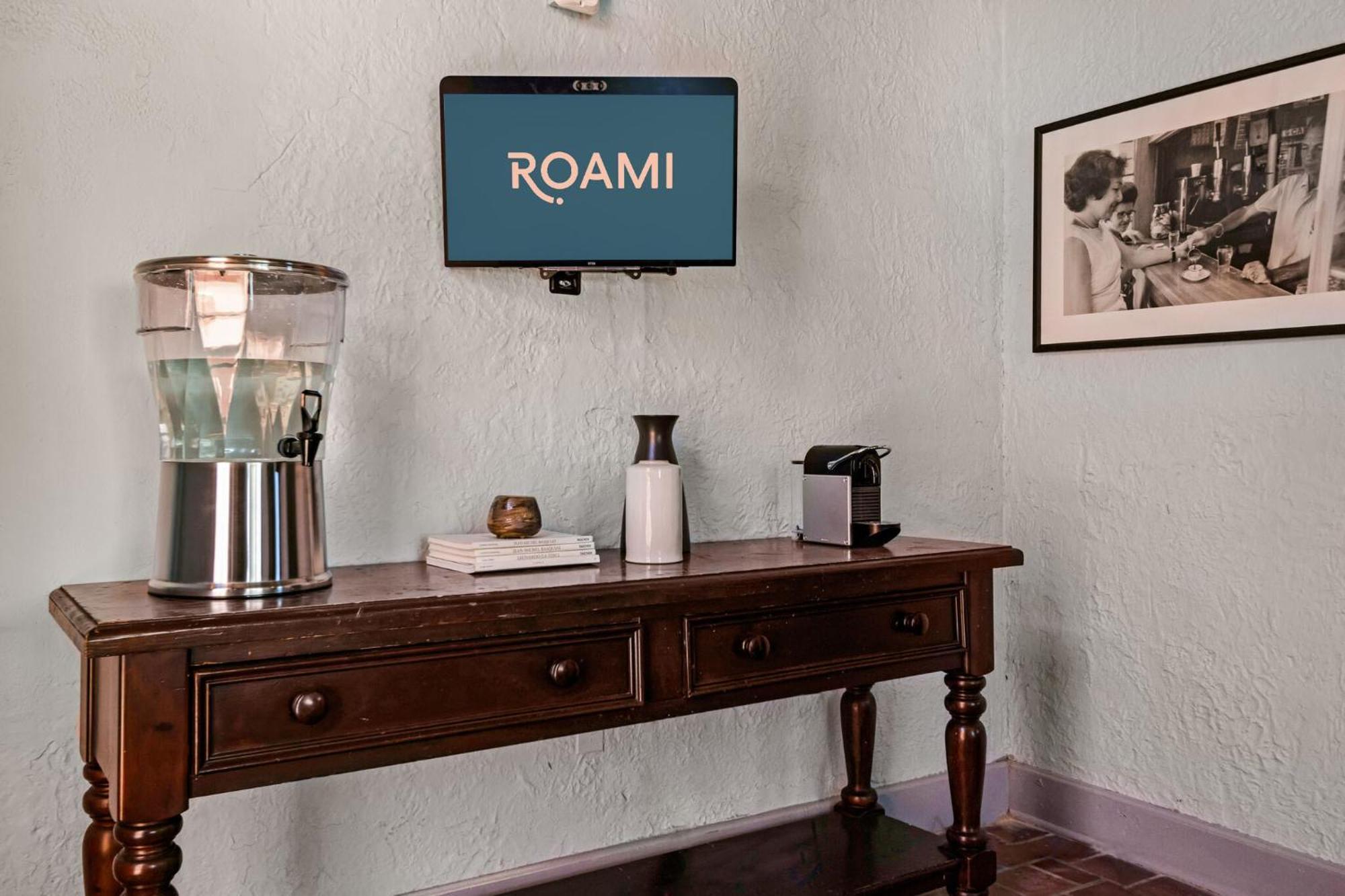 Roami At Tower Hotel - Calle Ocho Miami Exteriör bild